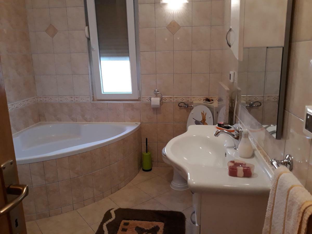 Apartment Matea 罗维尼 外观 照片